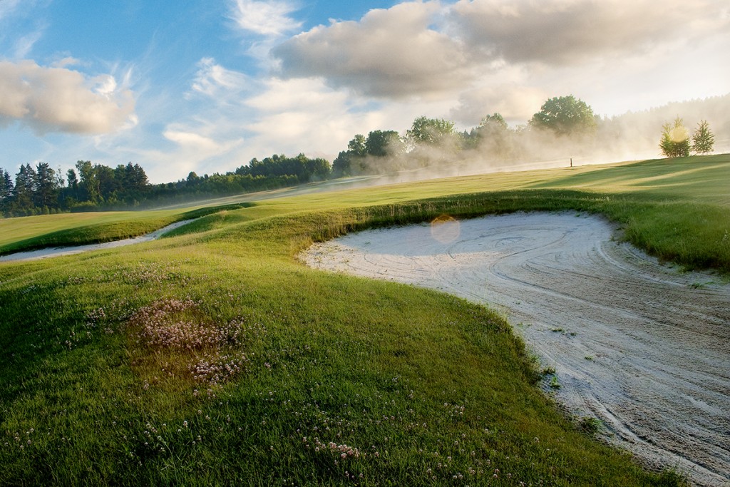 Pole golfowe w Naterkach