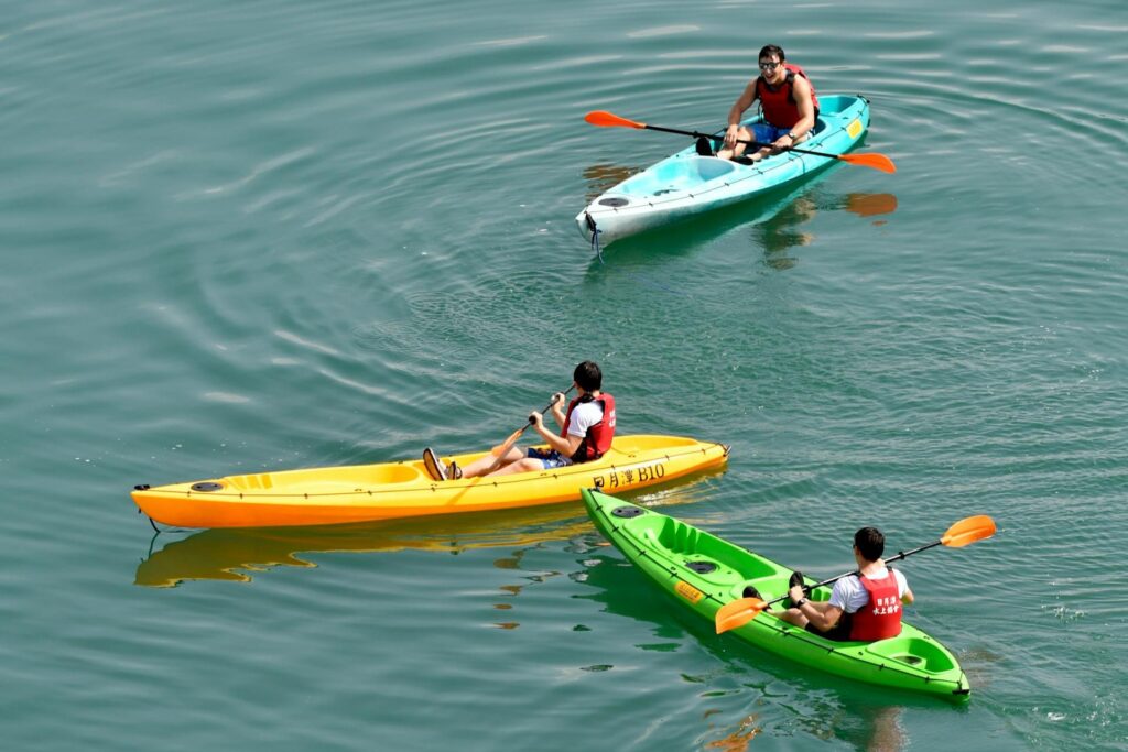 Nocleg blisko jeziora z kajakami