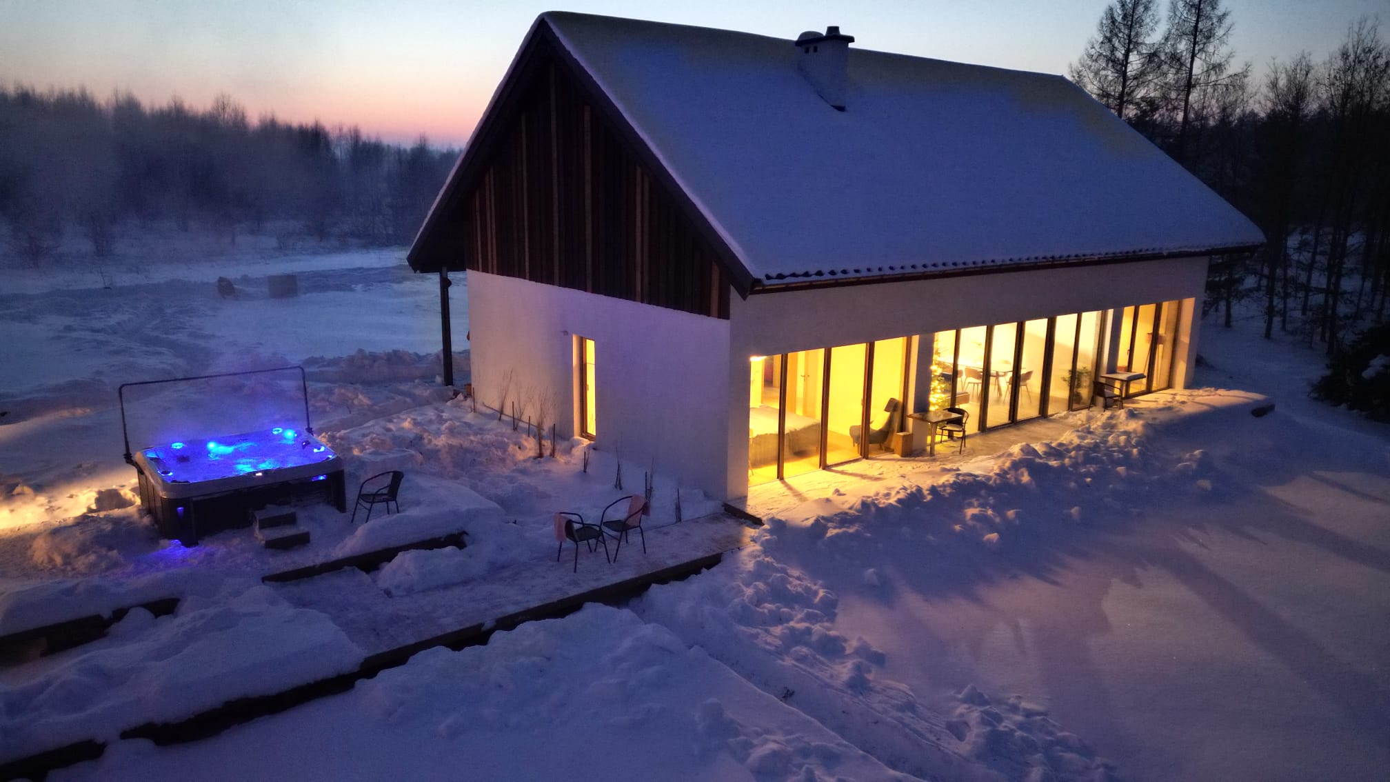 Ferie zimowe 2026 na Warmii – spokojny plan wyjazdu, atrakcje i nocleg z jacuzzi